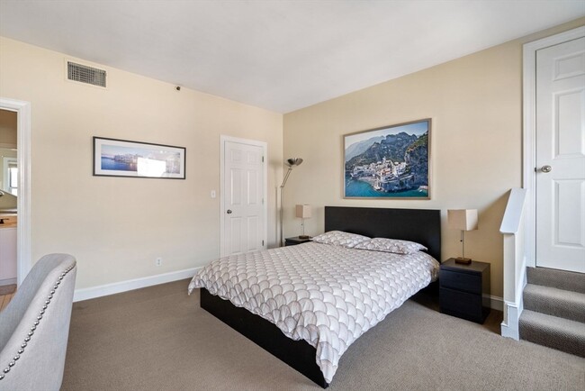 Building Photo - 416 Commonwealth Ave