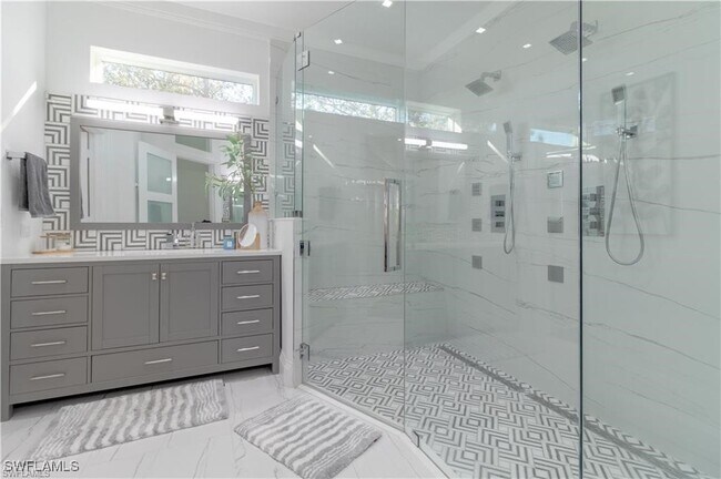 Building Photo - 5544 Lago Villaggio Way