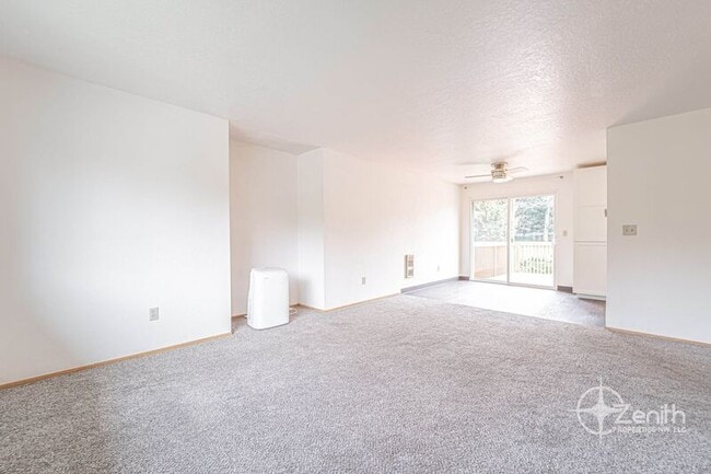 Building Photo - 106 W Beacon Hill Dr