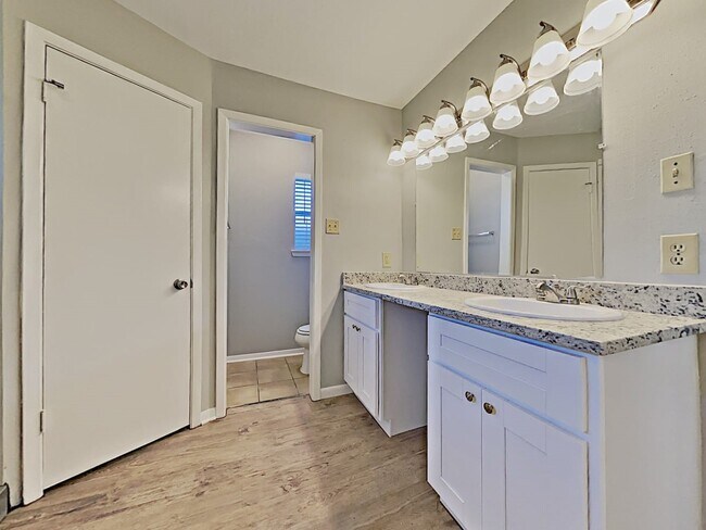 Building Photo - 1118 Red Rock Canyon Dr