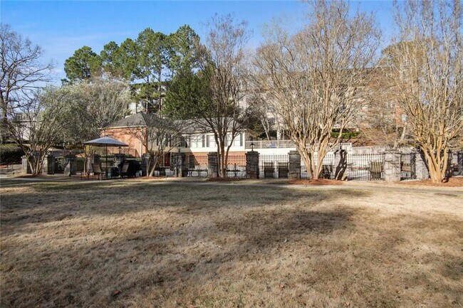 Building Photo - 27207 Plantation Dr NE