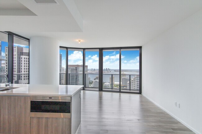 Building Photo - 801 S Miami Ave