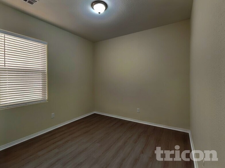 Building Photo - 3715 Buffalo Trail Rd NE