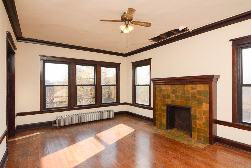Building Photo - 2428 N Sawyer Ave