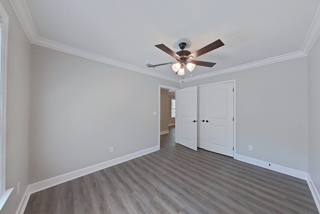 Building Photo - 211 Lucy St