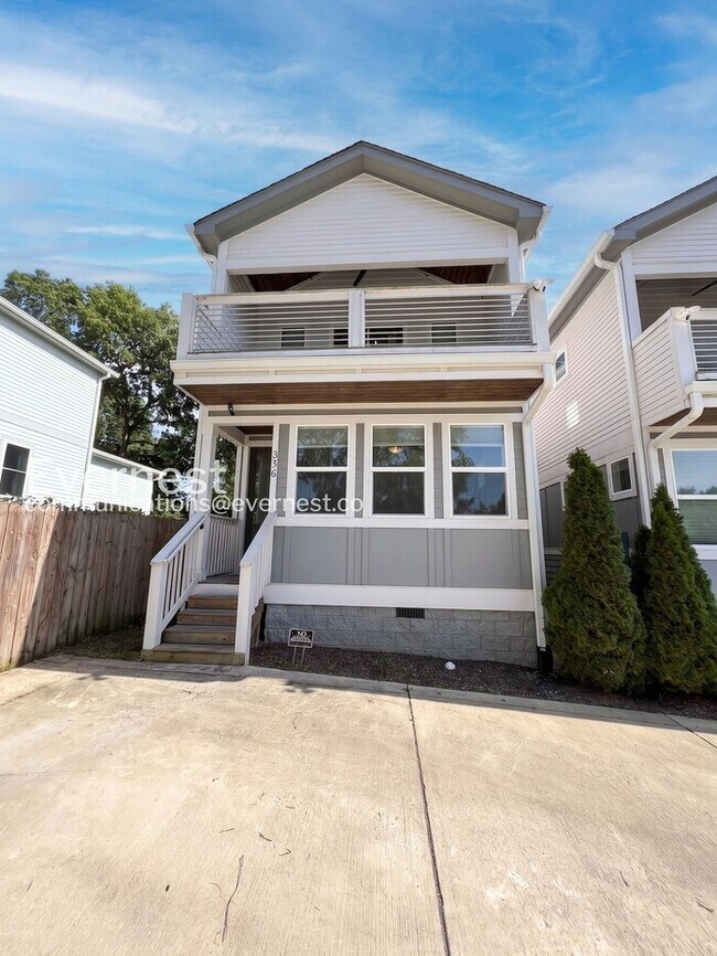 Building Photo - 3-Bed/3-Bath Home/Available Now!