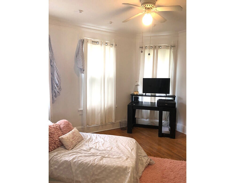 Building Photo - 1507 W Callender Ave