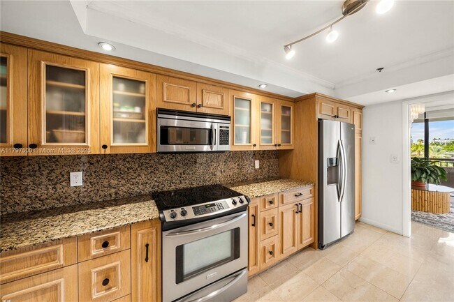 Building Photo - 10175 Collins Ave