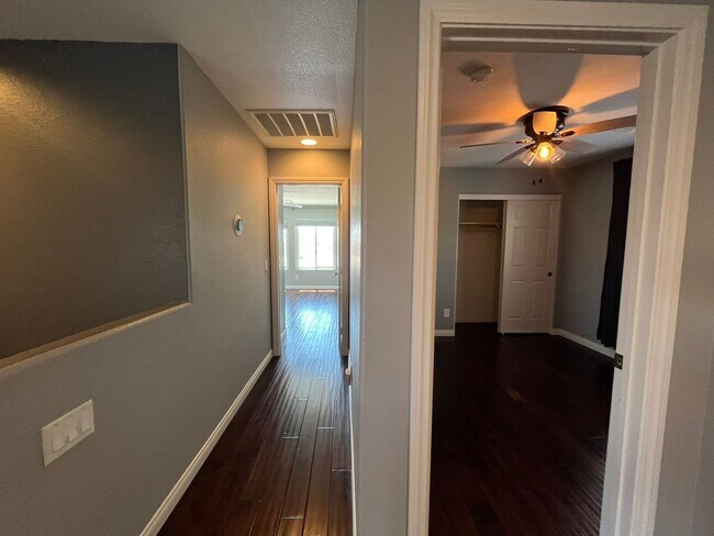 Building Photo - Stylish 3-Bedroom Home with Loft in Gated Community