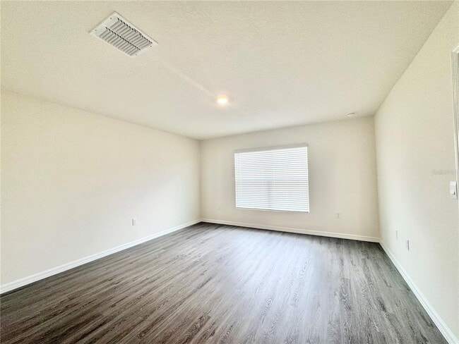 Building Photo - 36015 Sunflower Hl Dr