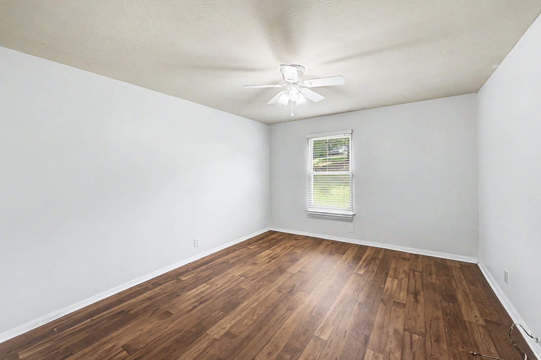 Building Photo - 709 Ashlawn Pl