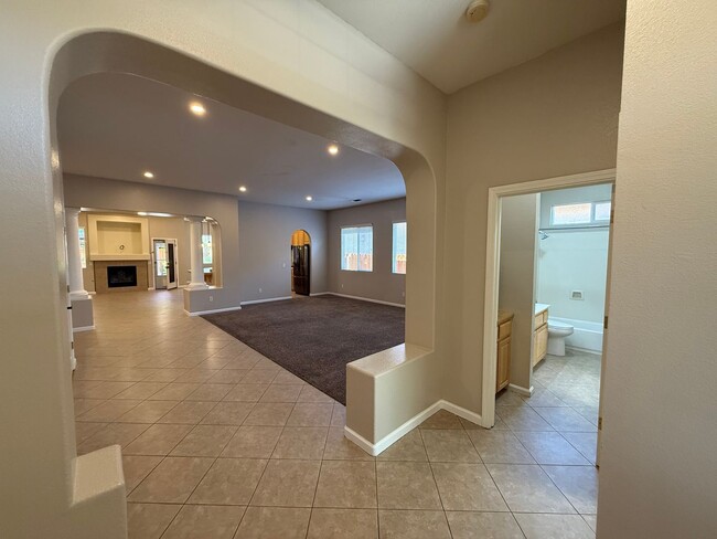 Building Photo - 4-bedroom single story in Sylvan School District!