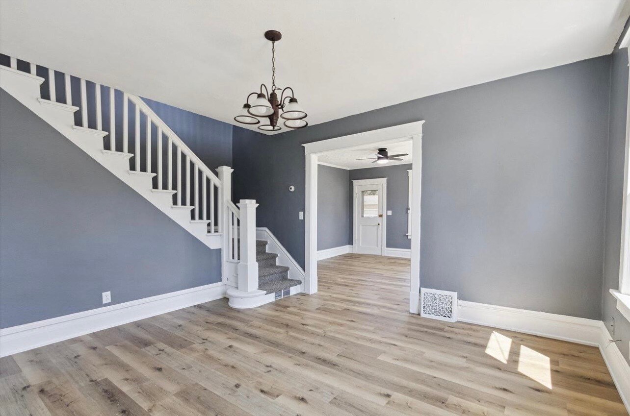 Building Photo - 1115 Laurel Ave