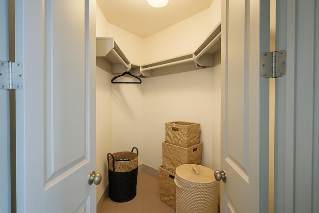 Building Photo - 1605 Anderson Rd