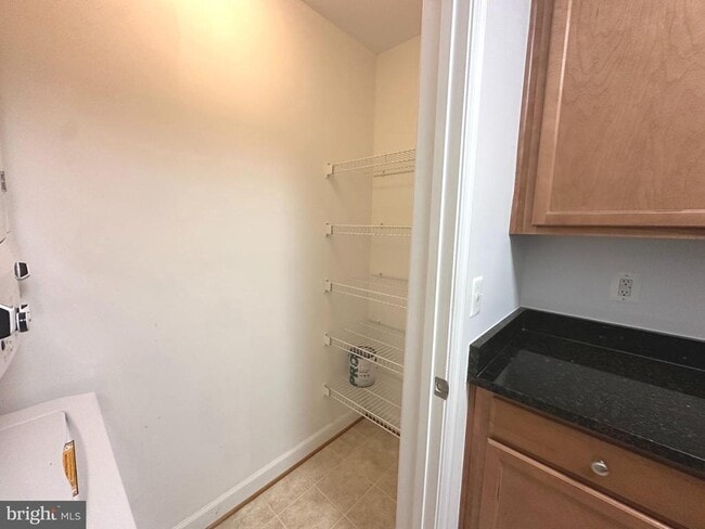 Building Photo - 6163 Willow Pl