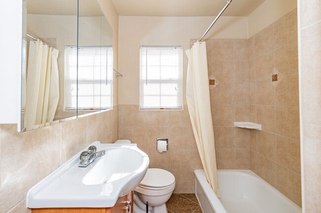 Building Photo - 2 bedroom home for lease!