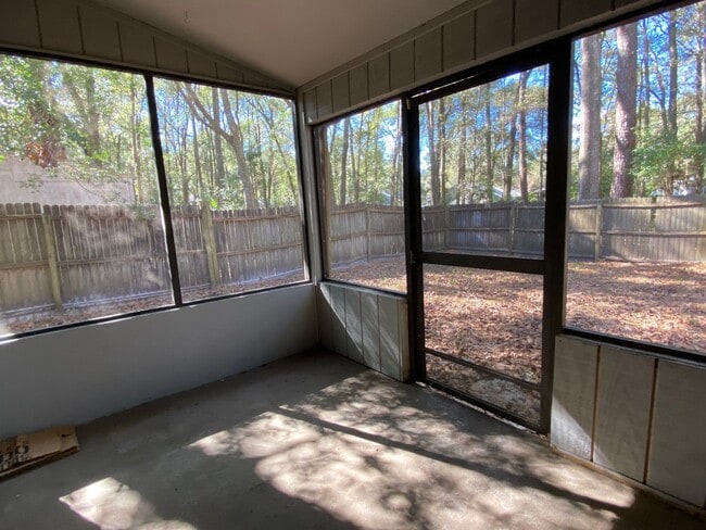 Building Photo - 2014 SW 70th Terrace