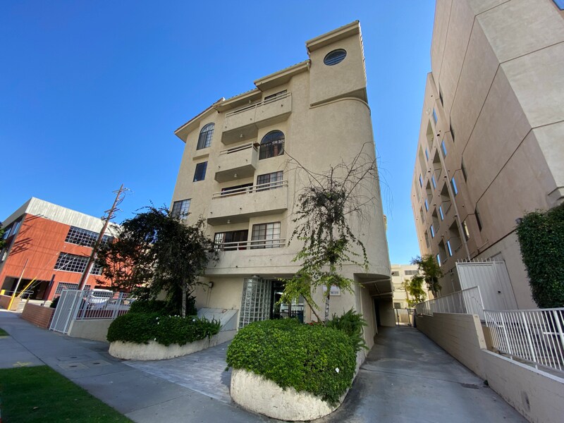 Building Photo - 10916 Ashton Ave
