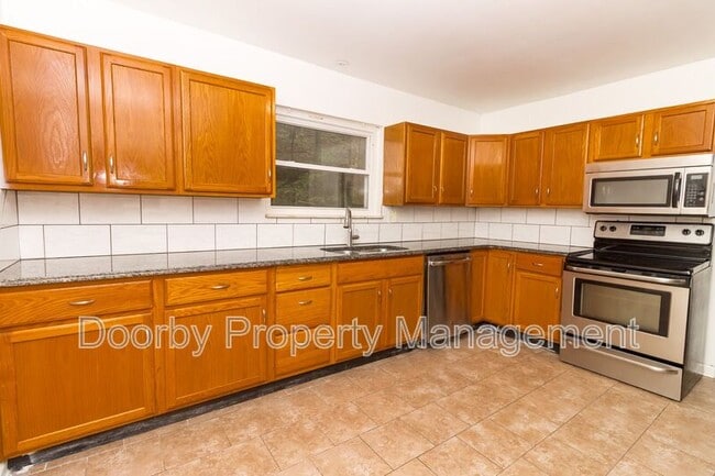 Building Photo - 1828 Dogwood Dr