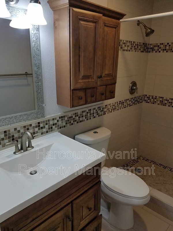 Building Photo - 8125 Los Sabalos St