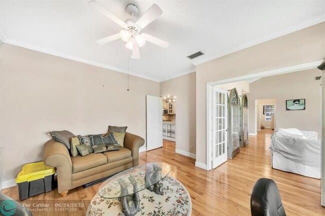 Building Photo - 7644 Elm Ridge Dr