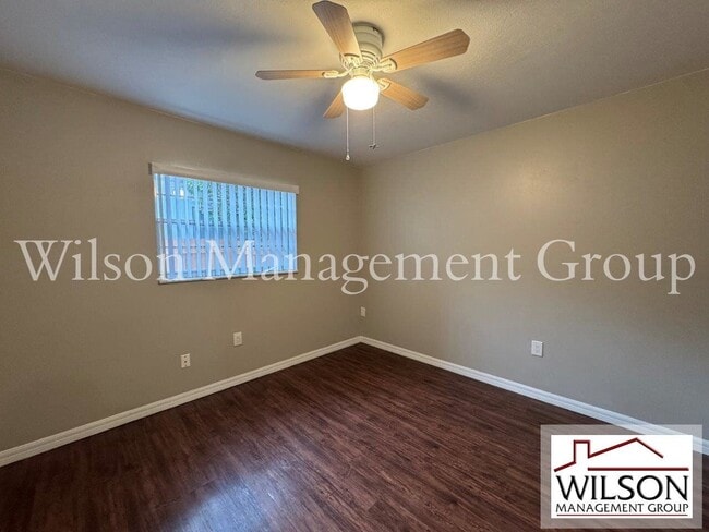 Building Photo - 623 Rugby St