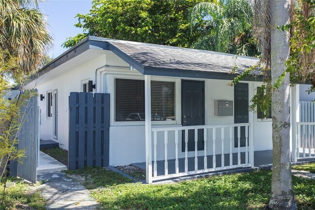 Building Photo - 1112 NE 17th Terrace