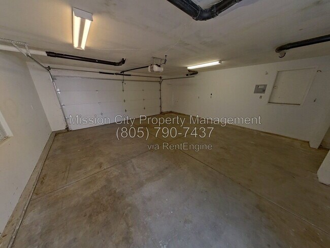 Building Photo - 1424 Salinas Pl