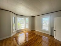 Building Photo - 473 Wilson St
