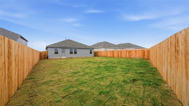 Building Photo - 221 Stumpy St