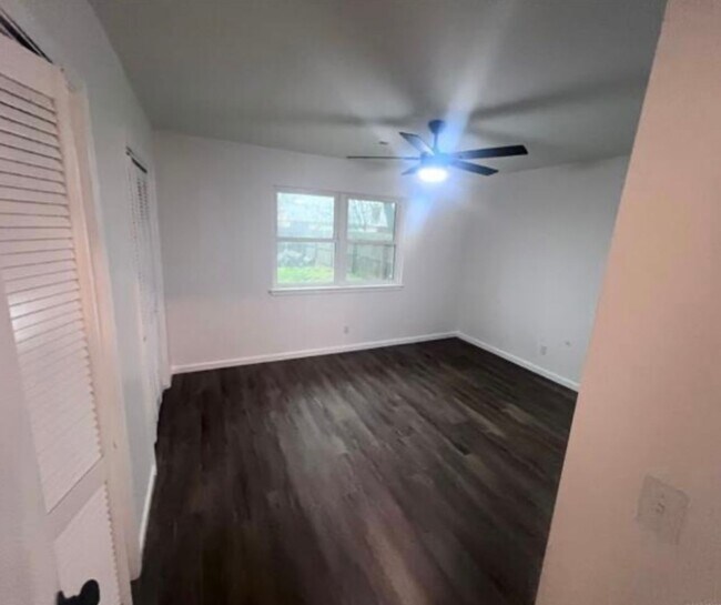 Building Photo - Looking for a shorter lease term? Available for 6-9 month lease.