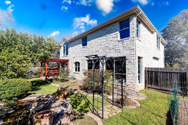Building Photo - 9001 Sunburst Terrace