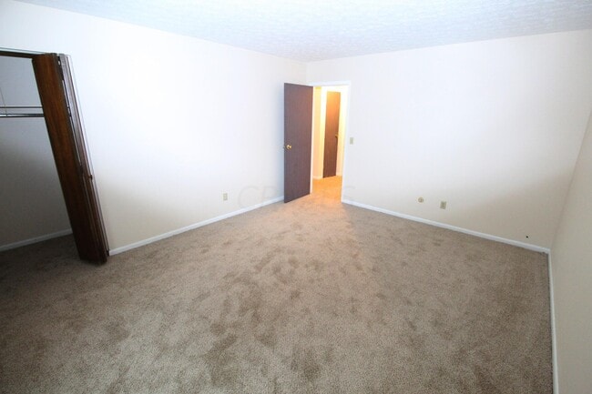 Building Photo - 4825 Dierker Rd