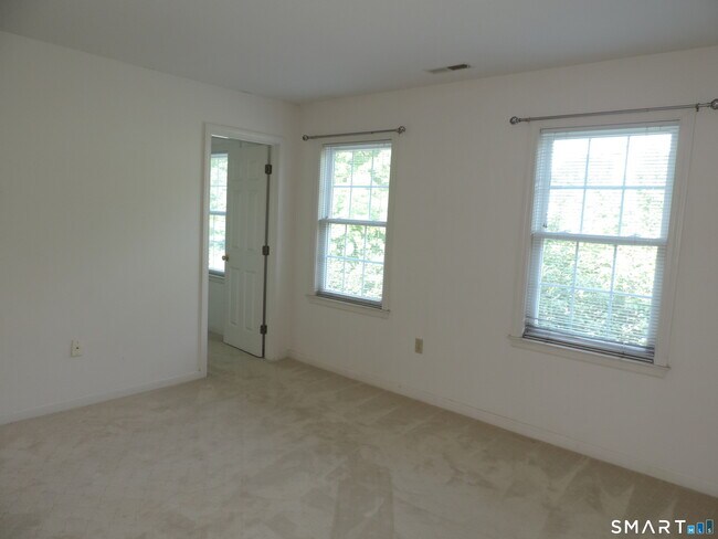 Building Photo - 26 Fox Hollow