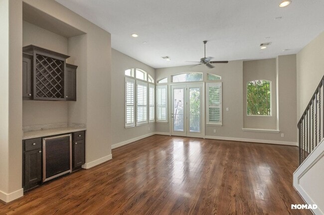 Building Photo - Stylish 3BR gated Townhome in Houston