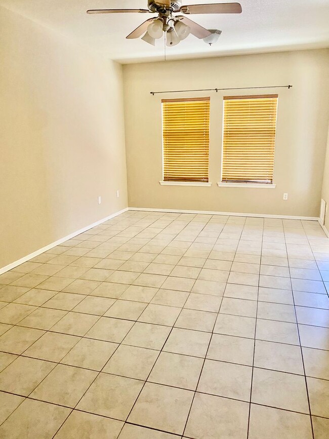 Building Photo - 5548 Patagonia Dr