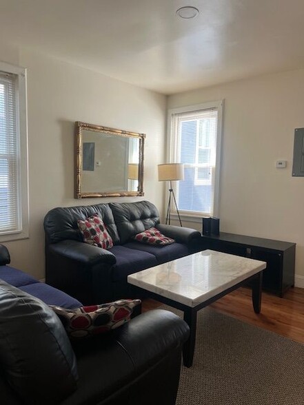 Building Photo - 57 Brunswick Ave