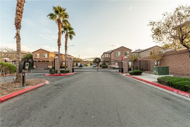 Building Photo - 788 Forest Peak St