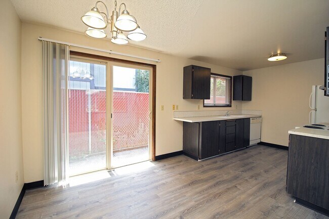 Building Photo - 2639-2639 SE 119th Ave