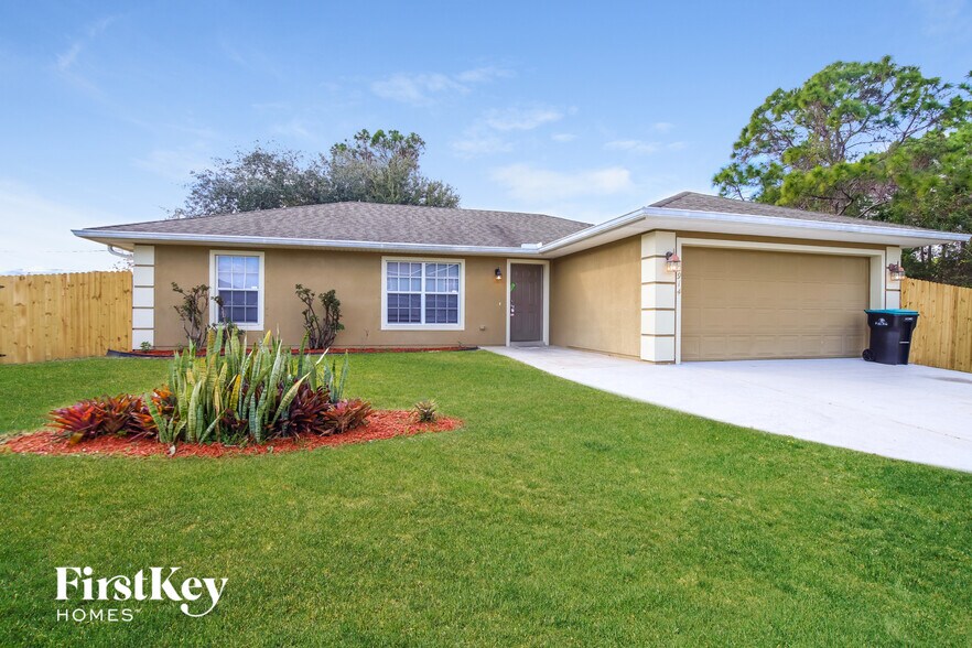 Building Photo - 914 Caligula Ave SE