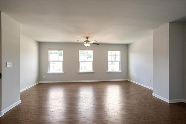 Building Photo - 5729 Wheeler Ridge Rd