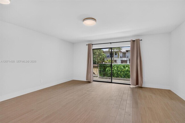 Building Photo - 2880 Coral Springs Dr