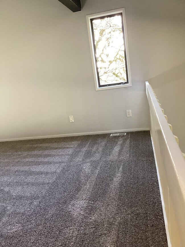 Building Photo - 4007 SW Fairhaven Ct