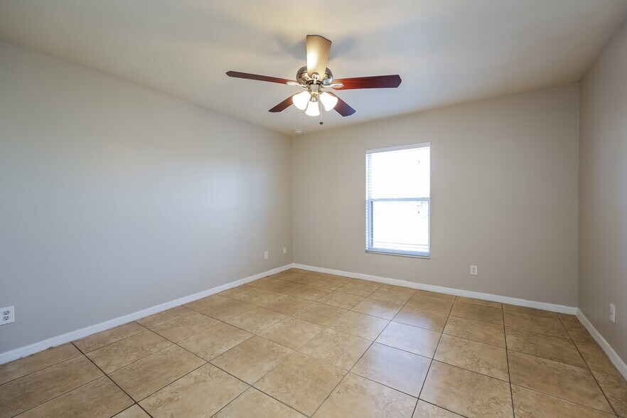 Building Photo - 3100 22nd St SW