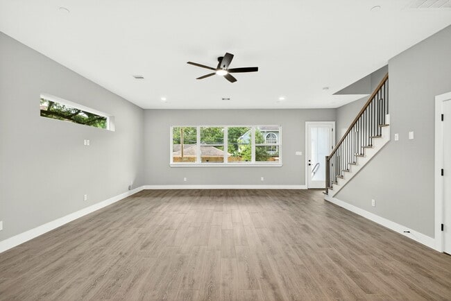Building Photo - 4517 Larch Ln