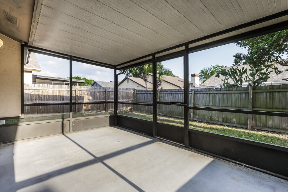 Building Photo - 1440 Tiverton Dr