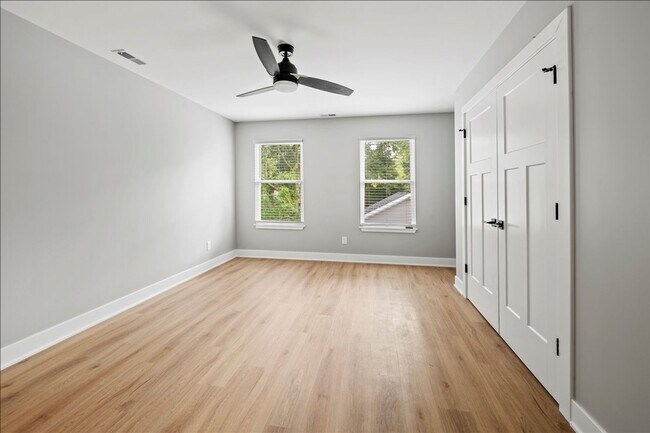 Building Photo - 617 W 39th St