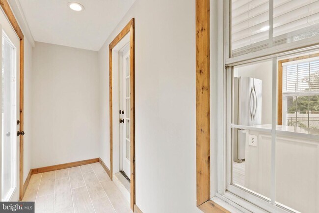 Building Photo - 3502 Buena Vista Ave