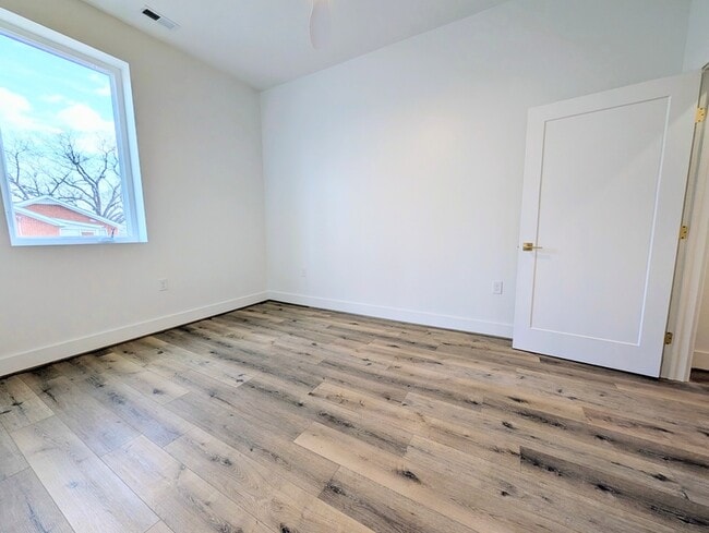 Building Photo - 5900 Fort Ave