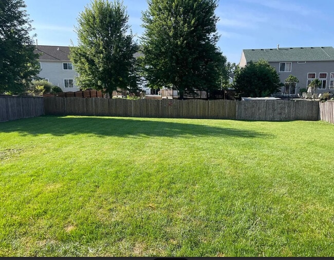 Building Photo - 568 Needlegrass Pkwy